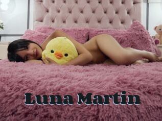 Luna_Martin
