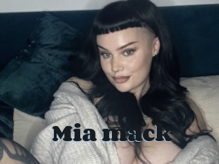 Mia_mack