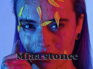 Miaa_stonee