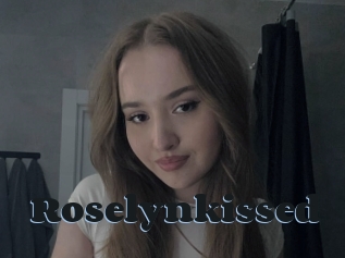 Roselynkissed