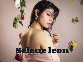 Selene_leon